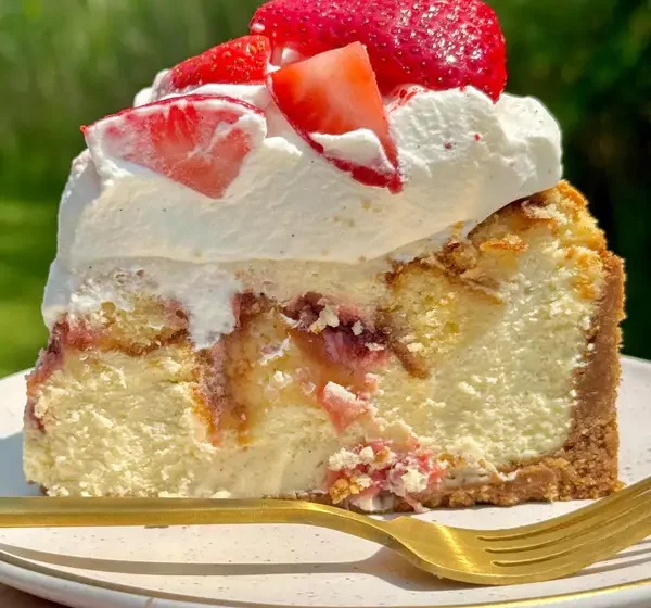  Gluten-Free Strawberry Shortcake Cheesecake