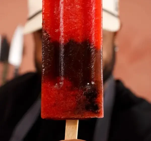  Glaces à l’eau au citron, fraise et charbon