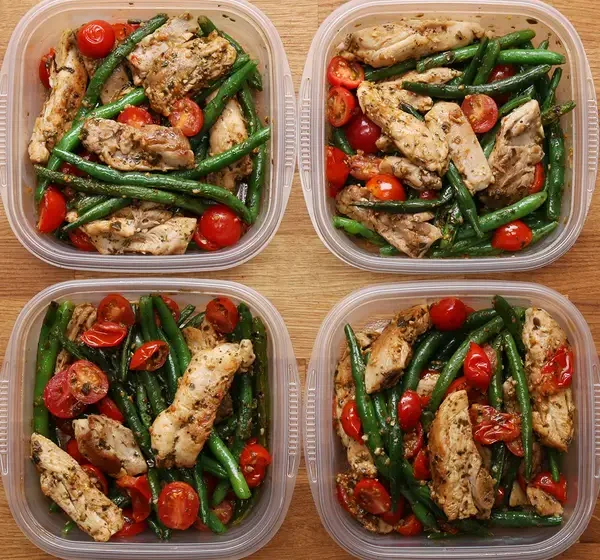  Weekday Meal-Prep Pesto Chicken & Veggies