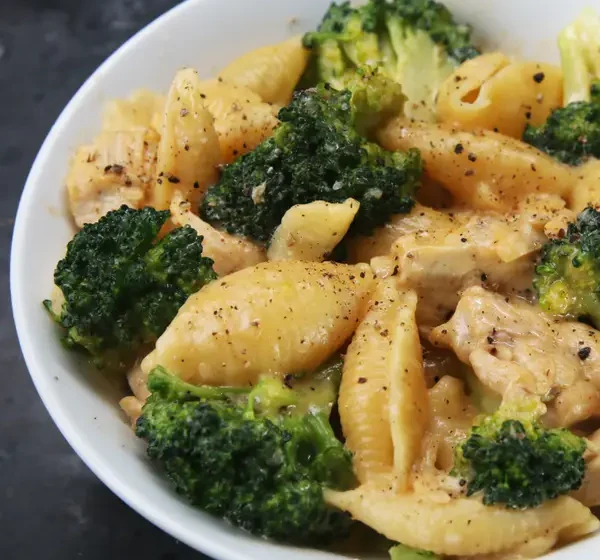  Cheesy Chicken And Broccoli Pasta