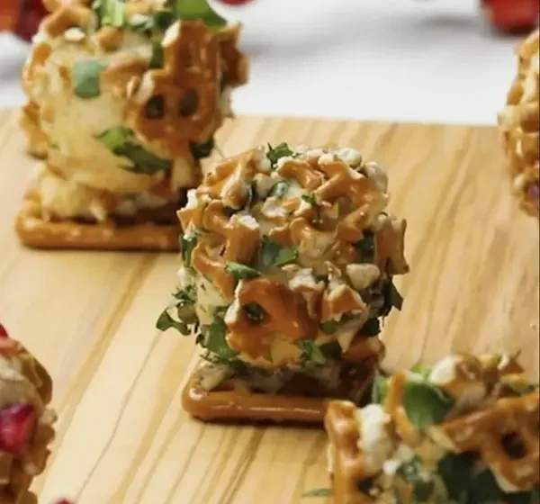  Mini Garlic Pretzel Cheese Balls