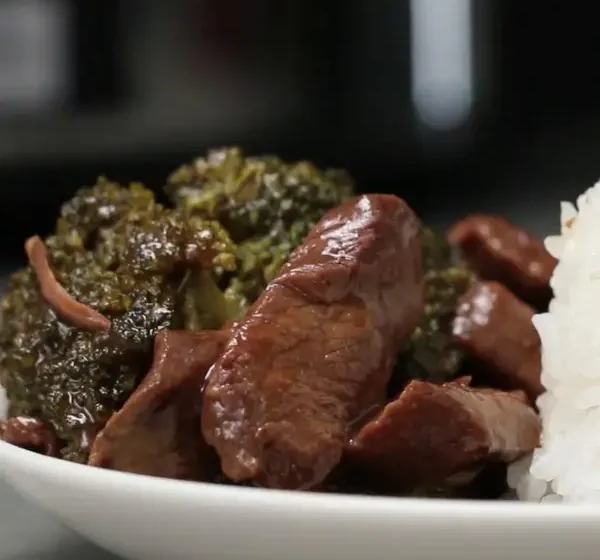  Slow Cooker Beef and Broccoli