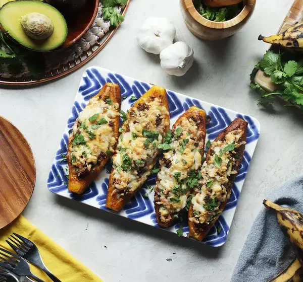  Canoas (Stuffed Sweet Plantains)