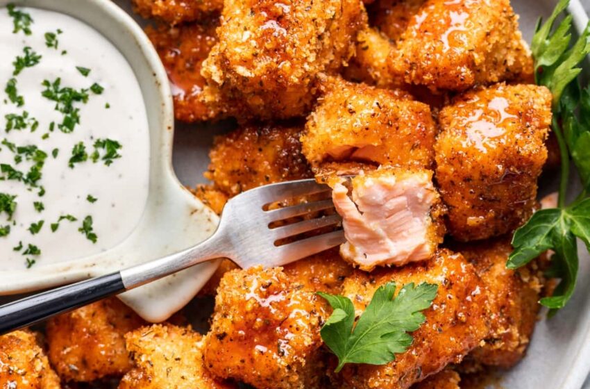  🥑 Healthy Crispy Air-Fried Salmon Bites with Hot Honey Glaze 🐟