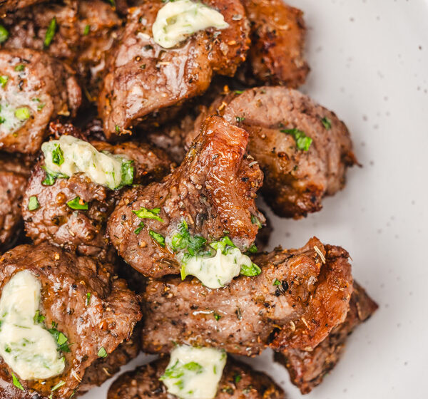  🥩 Extra-Crispy Air-Fried Garlic-Ribeye Steak Bites 🧄