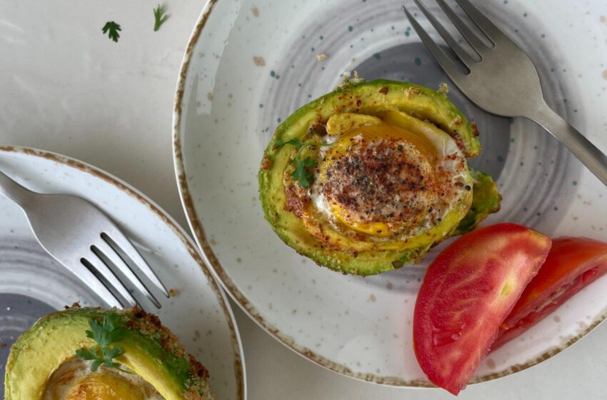  🥑 Crispy Air-Fried Avocado Egg Boats 🍳