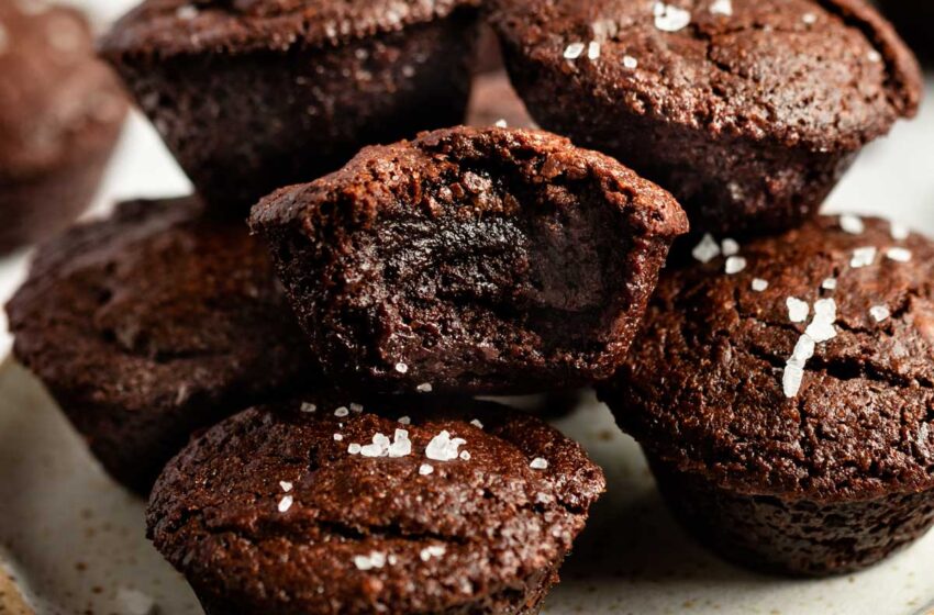  Easy Crispy Fudge-Topped Chocolate Brownie Bites 🍫