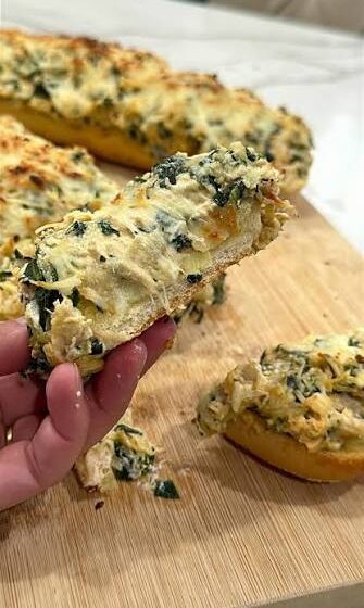  🍅 Spinach and Artichoke Dip Stuffed Garlic Bread 🥖