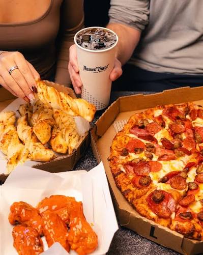  🥖 Crispy Garlic Butter Pizza Twists 🍕