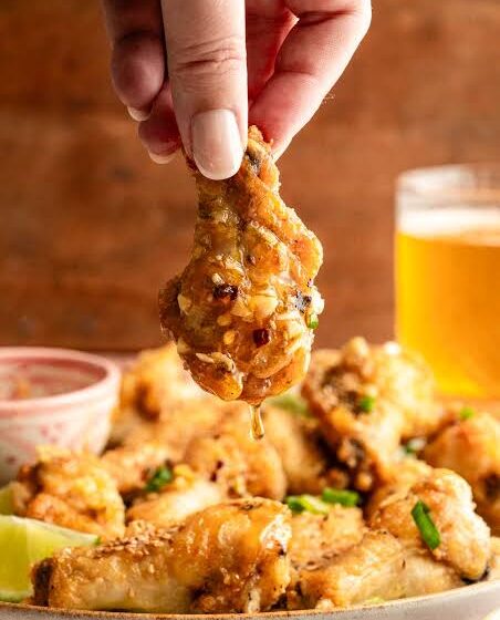  🍗 Extra-Crispy Air-Fried Hot Garlic Honey-Soy Chicken Wings 🧄