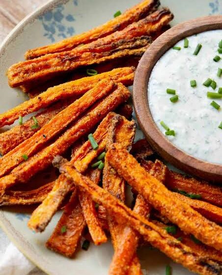  🥕 Extra-Crispy Air-Fried Sesame Ginger Carrot Fries 🫚
