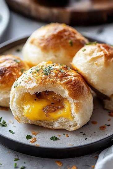  🥓 Extra-Crispy Air-Fried Loaded Breakfast Bagel Bombs 🥚