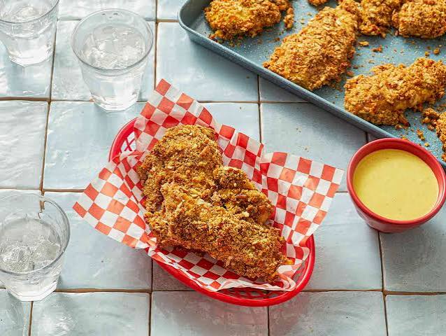  🍗 Crispy Honey Mustard Pretzel Chicken Tenders 🥨