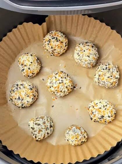  🥯 Crispy Air-Fried Everything Bagel Bites 🧀