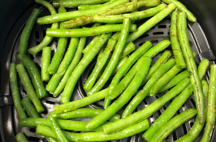  🌿 Extra-Crispy Air-Fried Garlic Herb Green Bean Fries 🧄 (Health)