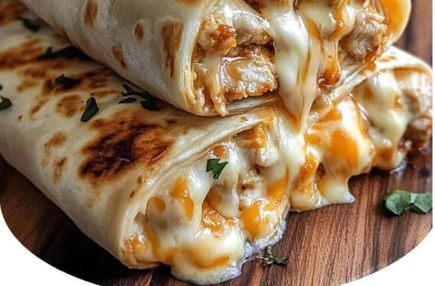  🧄🧀Ooey-Gooey Cheesy Garlic Chicken Wraps